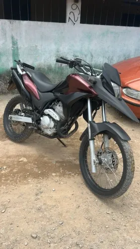 Moto em excelente estado de conservação e utilização, sem nenhuma avaria nem arranhões