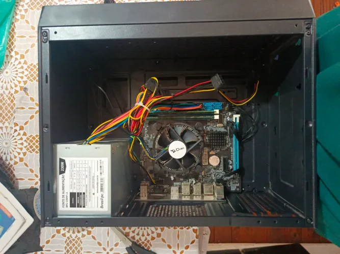 Computador Core I5 661 , com 8 GB de Ram sem HD 
