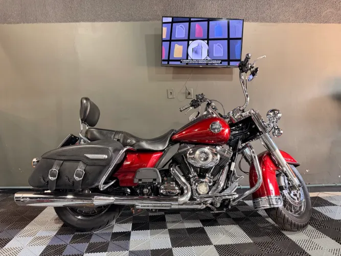 HARLEY-DAVIDSON ROAD KING CLASSIC