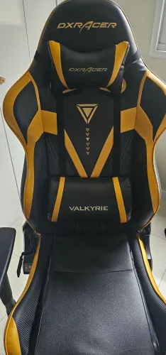 DXRacer Valkyrie Amarela