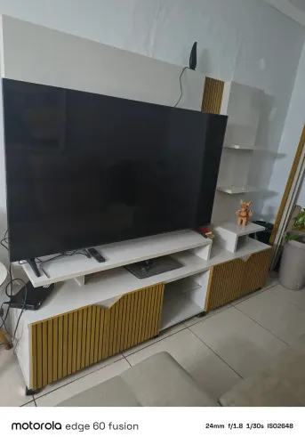Rack com painel . A tv NÃO acompanha