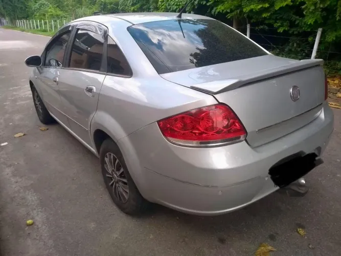 Fiat Linea Absolute 1.9/1.8 Flex Dualogic 4P 2011