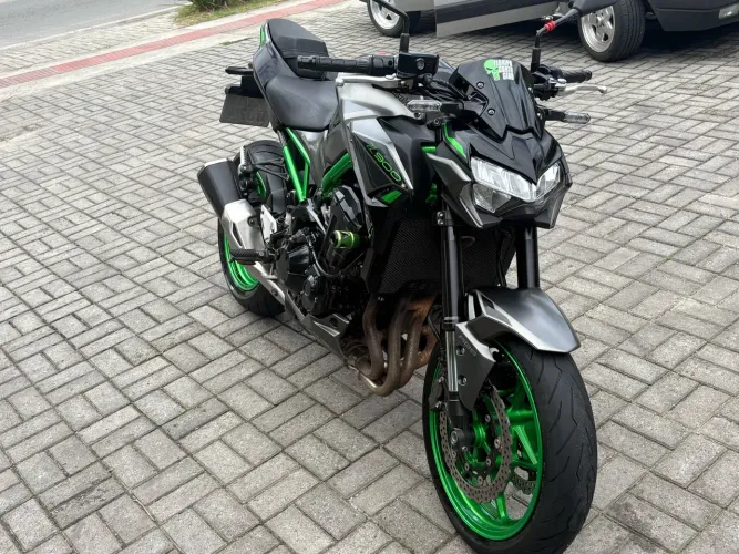 Kawasaki Z 900 2023