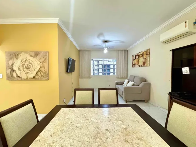 Apartamento para locação anual na Astúrias no Guarujá | QVista Inteligência Imobiliária Gu