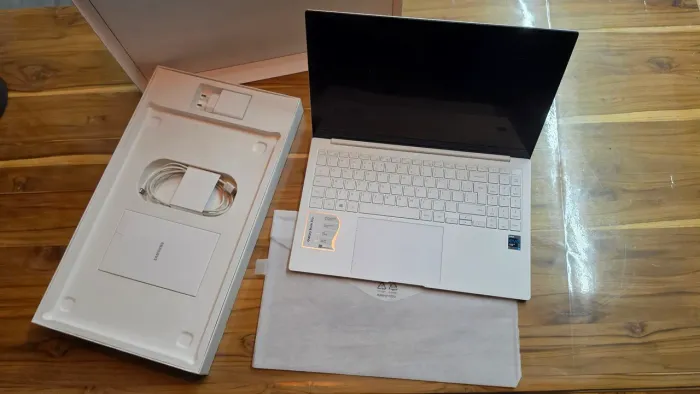 Notebook Samsung Galaxy Book Pro i7 16GB 1TB SSD AMOLED + Caixa Original