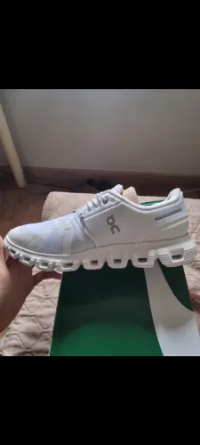 Tênis On Running Cloud 5 Feminino Branco Corrida E Caminhada