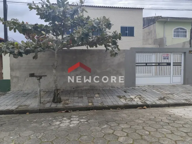 Sobrado em Rua Danilo Teixeira de Carvalho - Guarda Civil - Itanhaém/SP