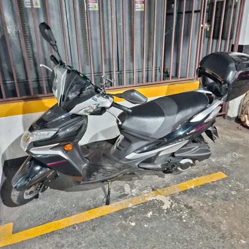 Suzuki Haojue VR 150