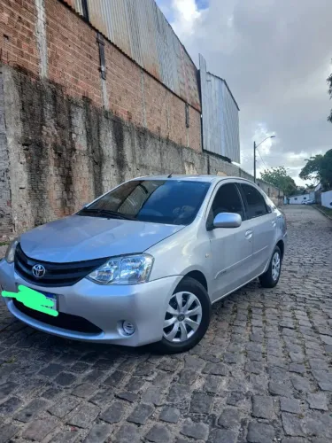 Toyota Etios XS Sedan 1.5 Flex 16V 4P Mec. 2013