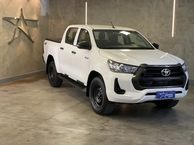 Toyota Hilux CD 4X4 2.8 Diesel Mec. 2024