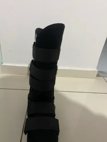 Bota ortopédica seminova