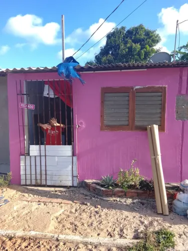 Vende-se casa na raposa