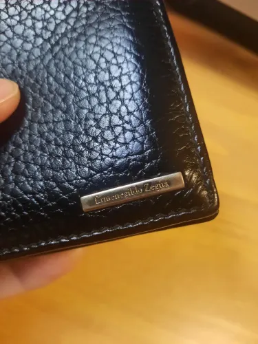 Carteira de couro legítimo marca Ermenegildo Zegna.