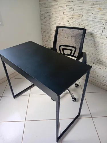Cadeira e mesa de escritório 
