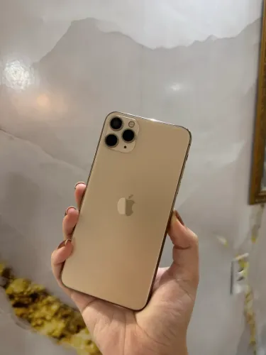 iPhone 11 Pro Max 64 gigas muito novo