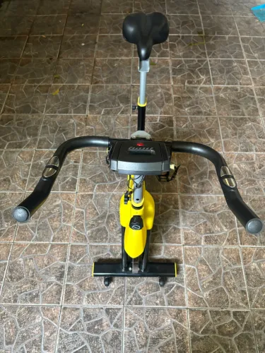 bicicleta spinning com roda de inércia de 8kg wct fitness. (bicicleta ergométrica)