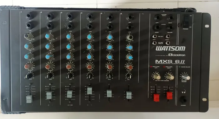 Mesa de som 6 canais estéreo - Wattsom MXS 6ii