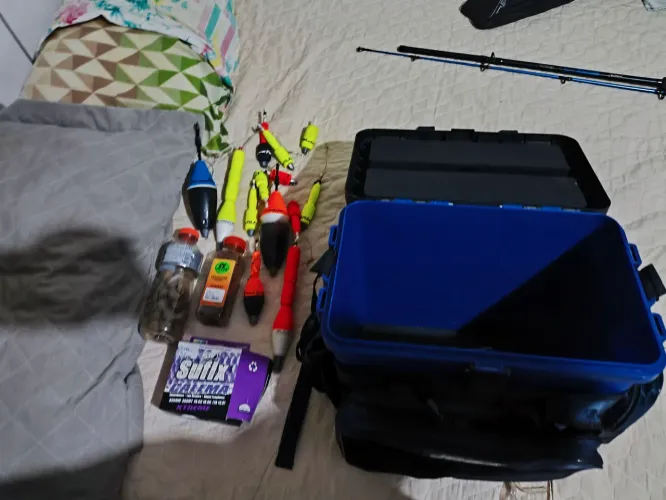 Mochila joga Fish,mais tudo q tem dentro