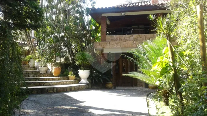 Casa com 4 quartos à venda ou para locação em Cumbari - SP
