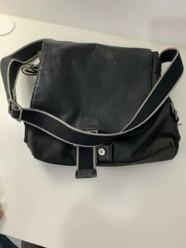Bolsa Lacoste unissex de Ombro Preta