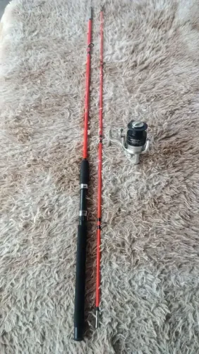 Vara de pesca com molinete nova
