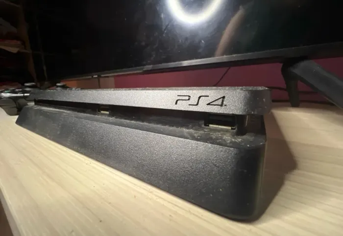 PlayStation 4 (PS4) - Console 6 jogos 