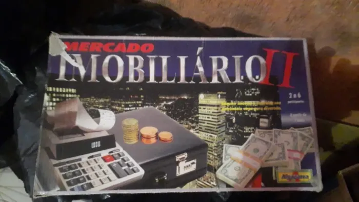 Banco imobilhario completo em bom estado diversão garantida, para brincar com tods fsmilia