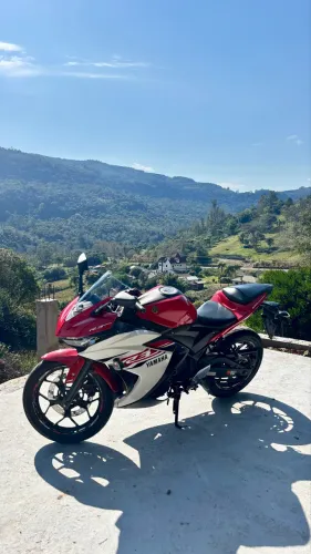 Yamaha R3