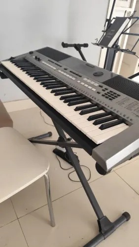 Teclado Yamaha PSR E 443