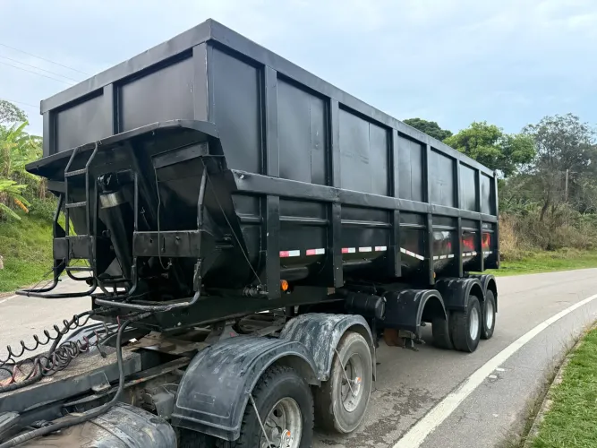 Carreta caçamba Randon LS 40mt Canguru
