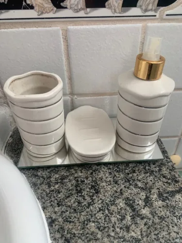 Kit de Banheiro Elegante com Saboneteira e Porta Escova