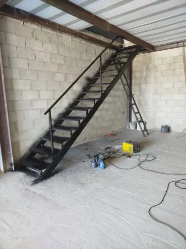 Escada de aço