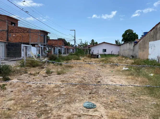 Vendo terreno proximo a feira do mangueirão - Divineia