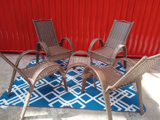 Conjunto de Cadeiras de Jardim em Fibra Sintética