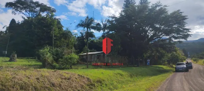 Chácara com 3 dormitórios à venda, 7200 m² por R$ 371.000,00 - Centro - Itati/RS