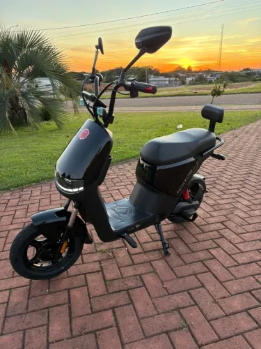 Moto Elétrica Autopropelido 1000w até 32km/h Não Precisa de CNH e Nem emplacamento 