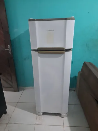 Geladeira Esmaltec - Excelente Conservação!