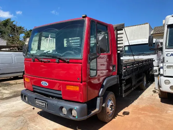 FORD CARGO 815 CARROCERIA 2004