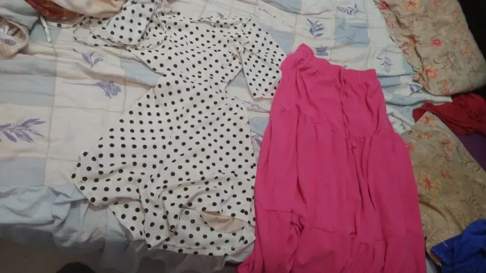 Vendo saia longa e macaquinho