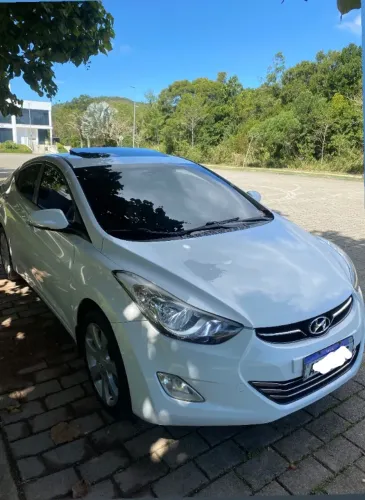 Hyundai Elantra GLS 1.8 16V Aut. 2012