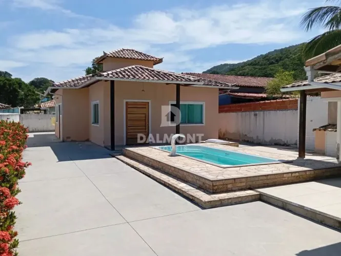 São Pedro da Aldeia/RJ - Casa com 3 dormitórios à venda por R$ 500.000