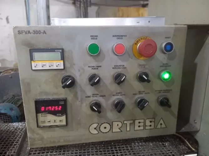 MAQUINA DE SERRA MARCA CORTESA