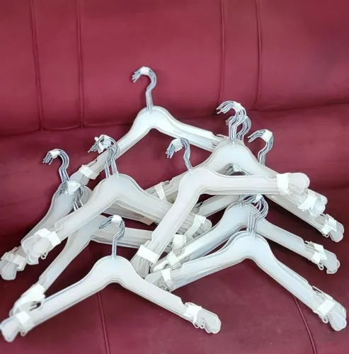 110 Cabides Transparentes para Roupas