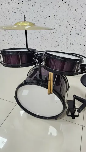 Vendo bateria infantil. 
