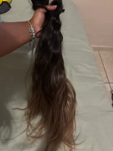 Cabelo humano cerca de 200 g