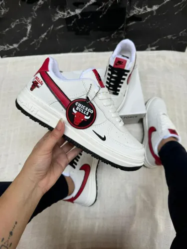 Tênis Nike Air Force 1 Chicago Bulls
