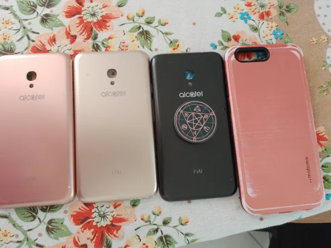 Capas para Celular Alcatel e Motomo