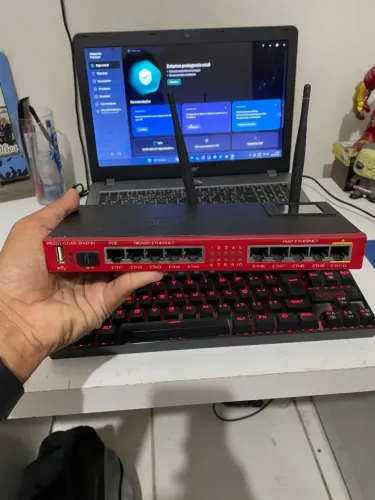 Roteador RouterBOARD RB2011UiAS-2HnD-IN