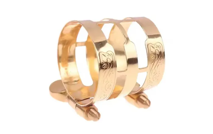 Abraçadeira para boquilha de massa SAX ALTO Dourada e trabalhada