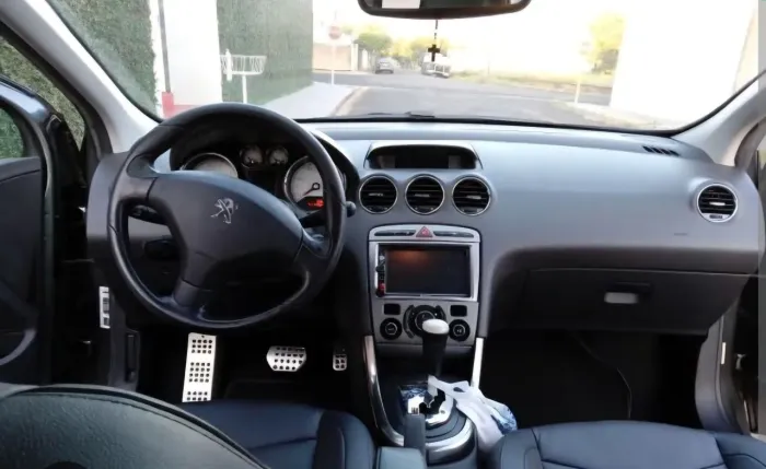 Peugeot 408 Sedan Feline 2.0 Flex 16V 4P Aut. 2012